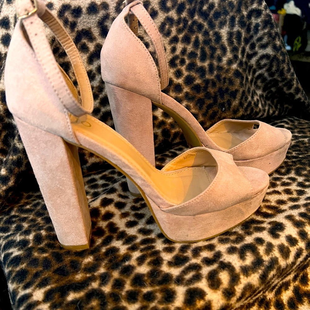 Ollio platform ankle strap suede sandals size 8